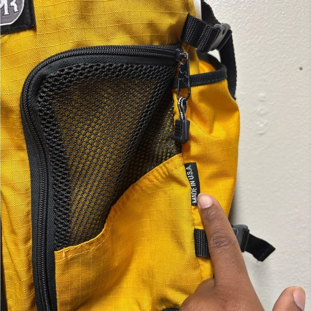 VTG Outdoor Product backpack yellow black hiking outdoors
